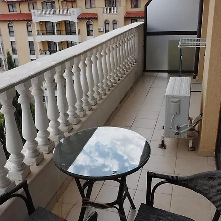 Royal Sun, 4 People, 600 M From The Sea * ساني بيتش